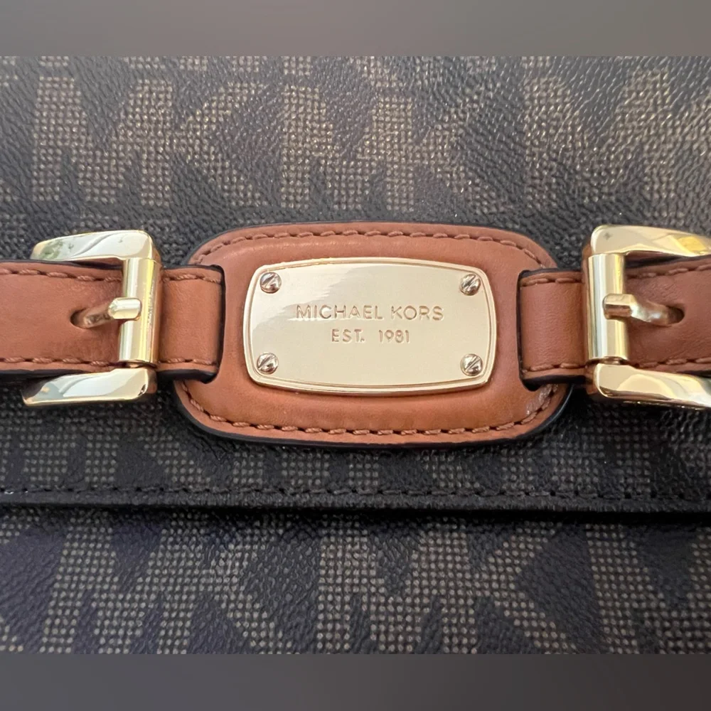 Michael Kors MK Small Hamilton Bag - Gold Chain, Flap with Buckle, Clutched